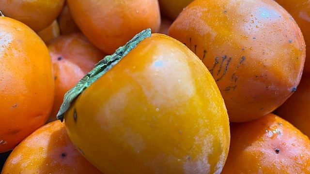 Россельхознадзор обнаружил 19 тонн импортной зараженной хурмы в Краснодаре