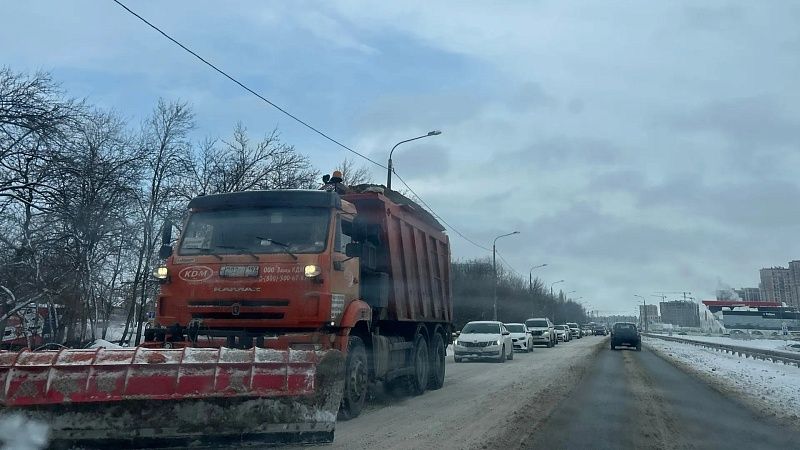 Более 1200 километров дорог очистили от снега за прошедшие сутки в Краснодаре