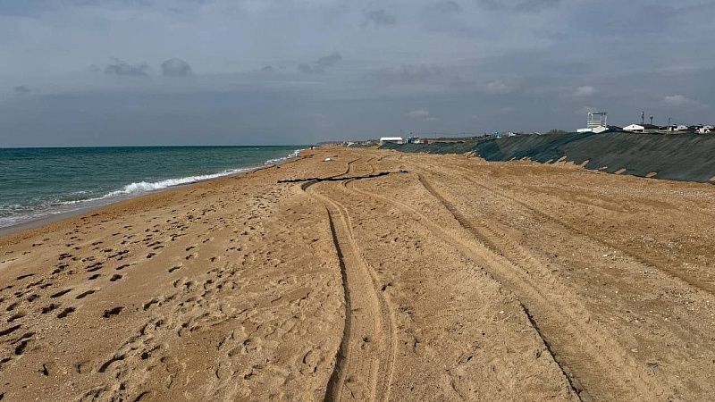 Роспотребнадзор отказался открывать пляжи из-за оставшегося мазута в Анапе