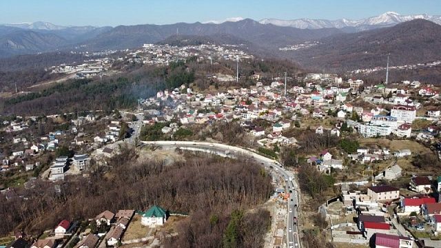 Две новые подпорные стены построят на федеральной трассе в Лазаревском районе