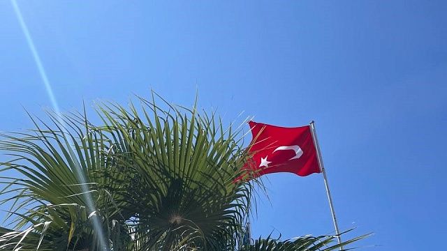 Власти Турции озвучили причины сильного пожара на танкере в Чёрном море