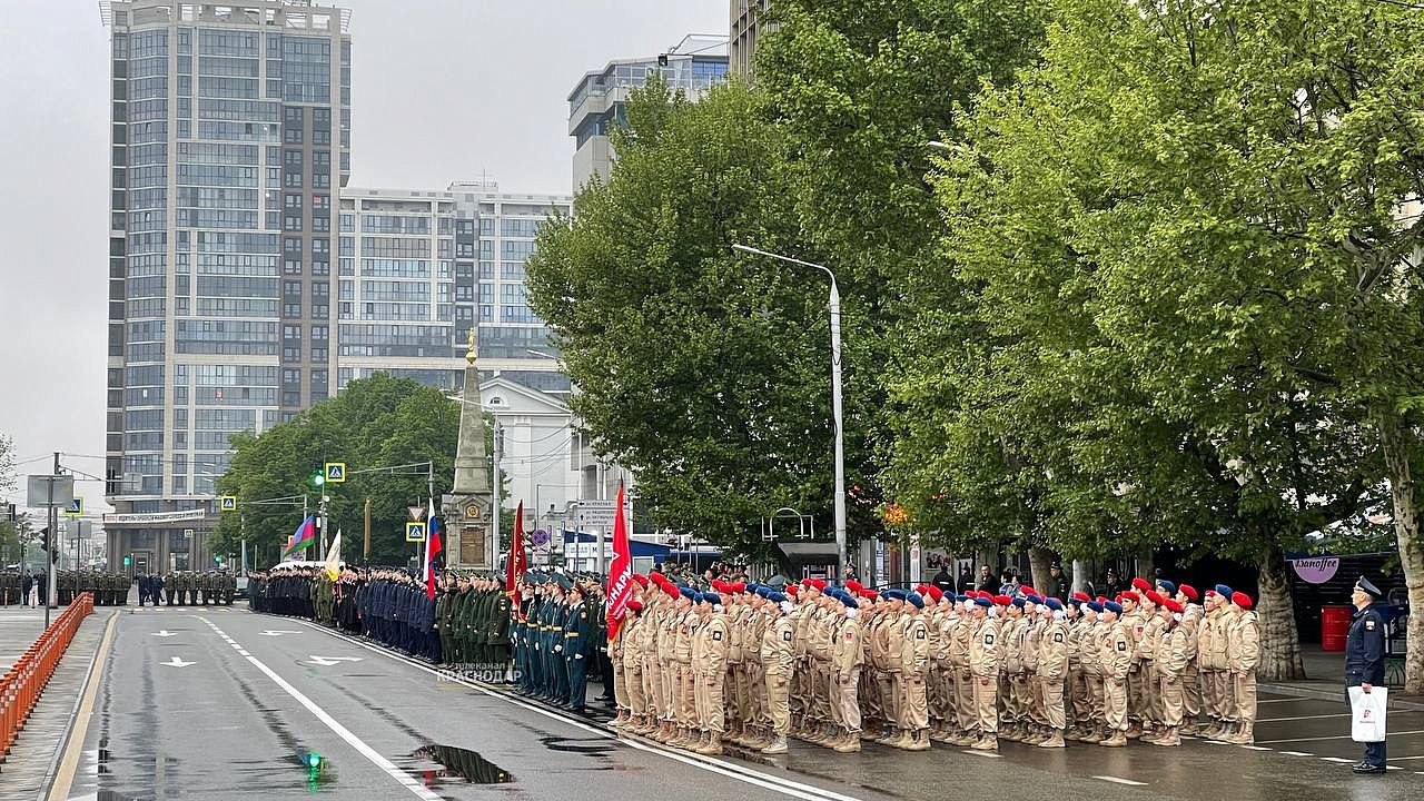 В Краснодаре состоялась вторая репетиция торжественного прохождения войск. Фото: Телеканал «Краснодар»