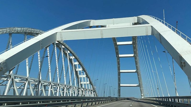 У Крымского моста образовалась 5-километровая пробка утром в воскресенье