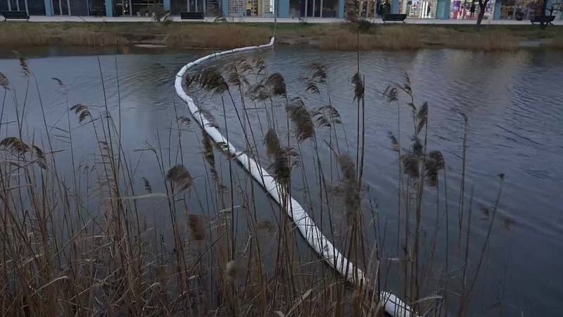 Дополнительные заграждения от мазута установили на реке Анапка