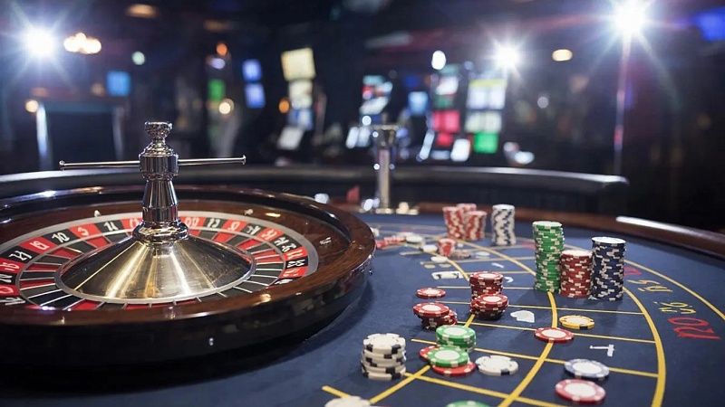 Дочь экс-генерала ВСУ зарабатывает миллионы долларов через казино на россиянах