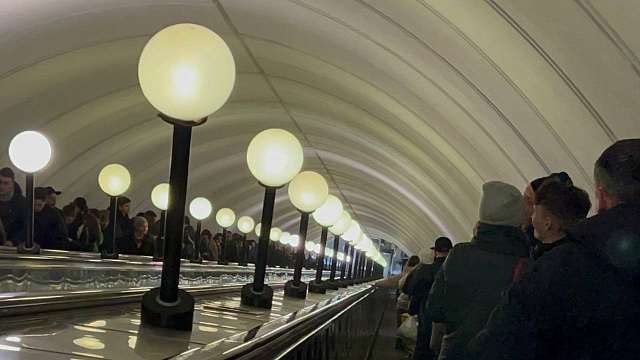 Британский политик Гэллоуэй назвал «восьмым чудом света» метро Москвы