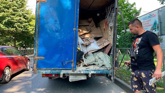 У «чёрного мусорщика» изъяли грузовик, фото: пресс-служба администрации Краснодара