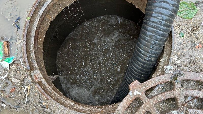 Жители с декабря жалуются на разлив фекалий в поселке Овощном Ростовской области