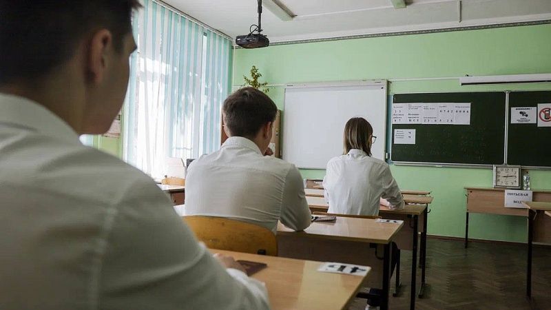 Первых стобалльников поздравил мэр Краснодара