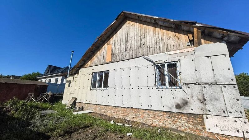 БПЛА повредили два частных дома в Рыльске Курской области 