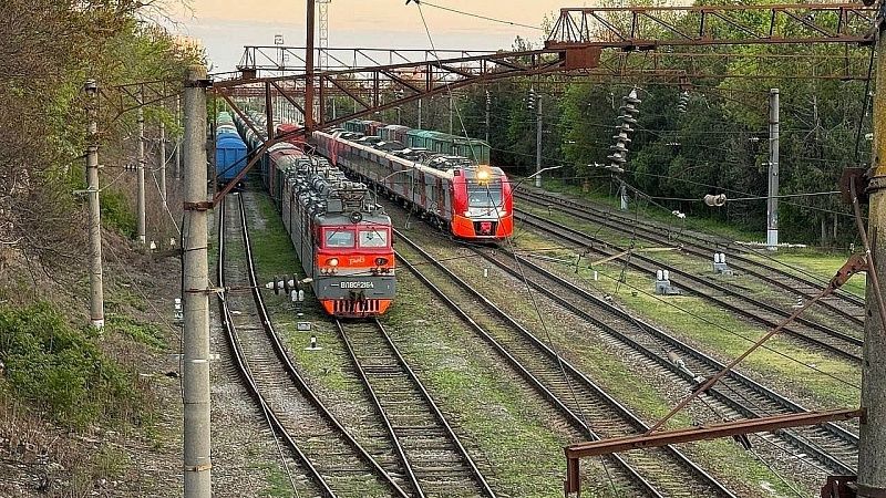 Шестилетняя девочка попала под поезд в Московской области 