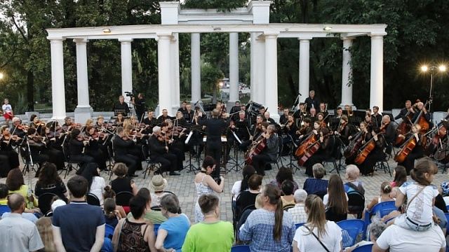 С 20 августа в Краснодаре возобновляются променад-концерты выходного дня Фото: Александр Райко