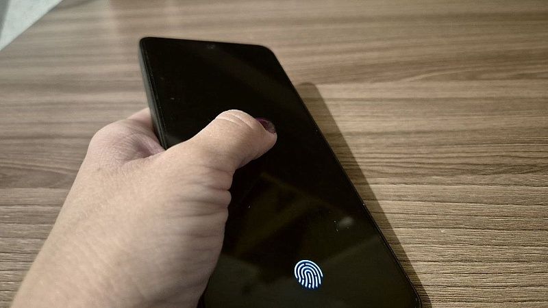 Неизвестный неделю вел переписку с телефона избитой модели из Краснодара