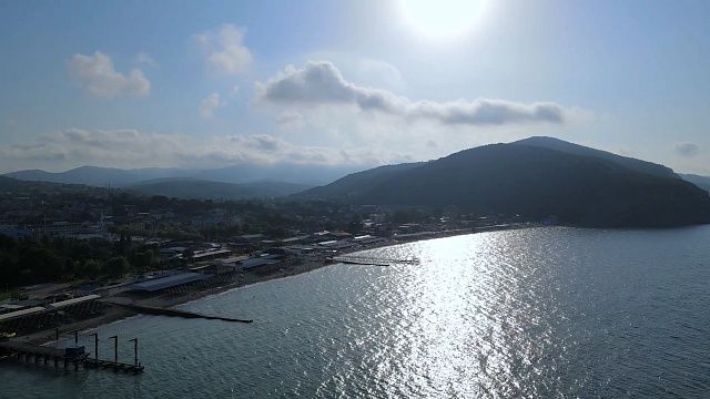 Обломки дронов ВСУ упали на контейнерный терминал в Новороссийске