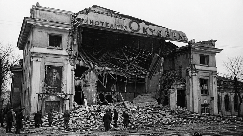 Почти 50 человек погибли во время обрушения кинотеатра 67 лет назад в Брянске