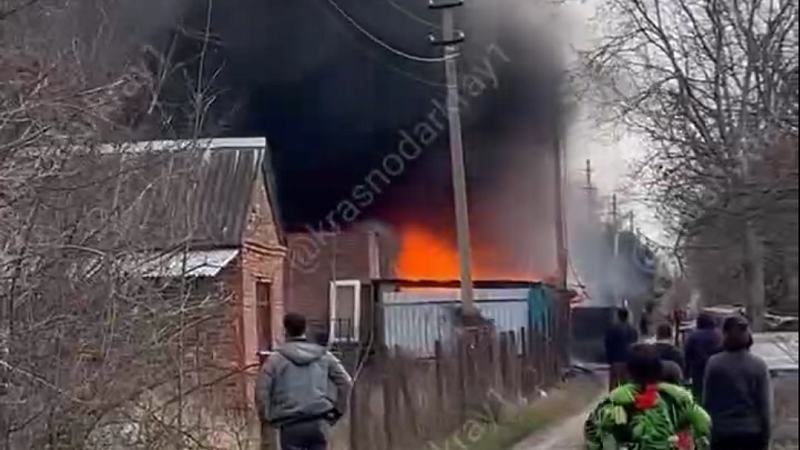 Более трех часов потребовалось на тушение дачи под Краснодаром