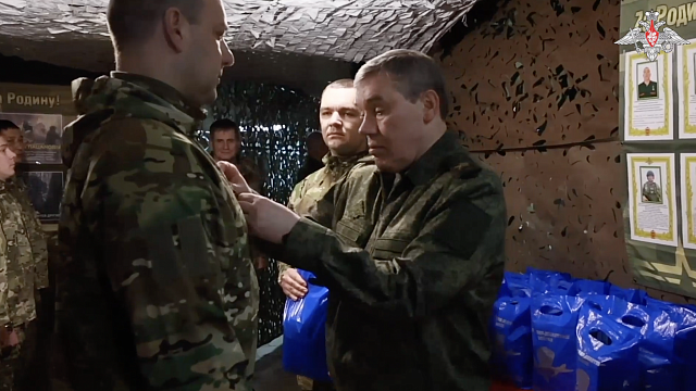 Начальник Генштаба ВС РФ наградил бойцов 58-ой общевойсковой армии ЮВО