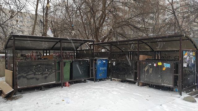 По поручению мэра в Краснодаре усилят контроль за расчисткой снега у контейнерных площадок