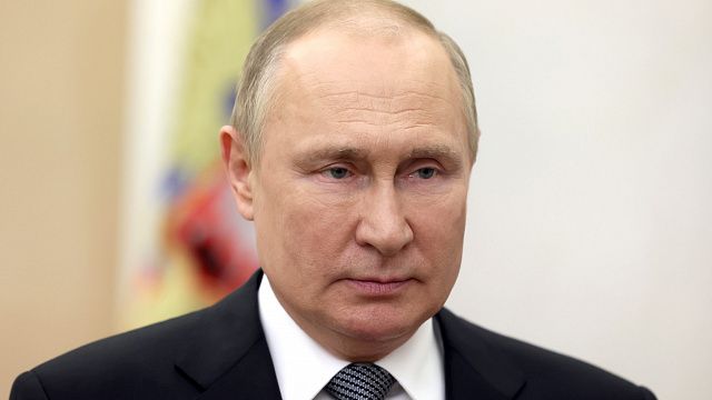 Владимир Путин обратился с напутствием к выпускникам российских школ 