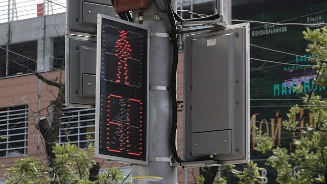 Более 70 светофоров заменили по нацпроекту в Краснодаре с начала года. Фото: телеканал «Краснодар»