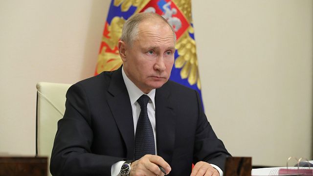 Президент России выразил соболезнования семьям погибших при крушении Су-34 в Ейске