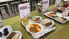 Ради экономии говядину заменили курицей в школах РФ