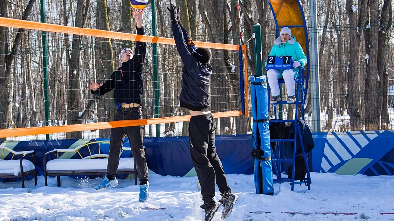 Турнир по волейболу на снегу впервые провели в Краснодаре
