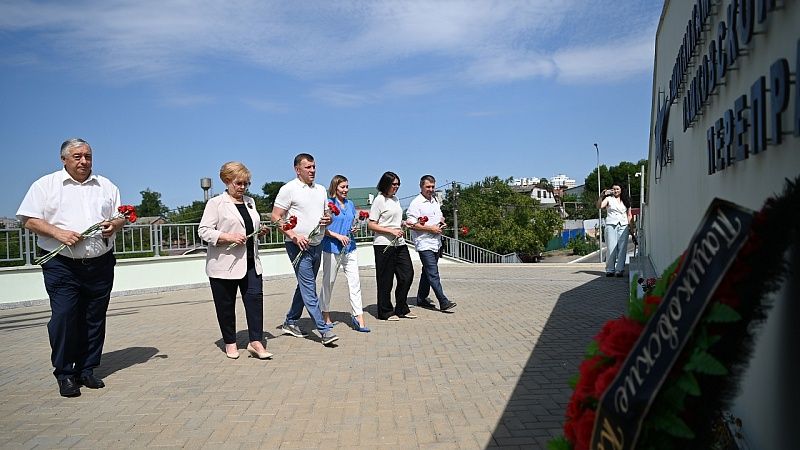 Глава Краснодара Евгений Наумов почтил память защитников Пашковской переправы