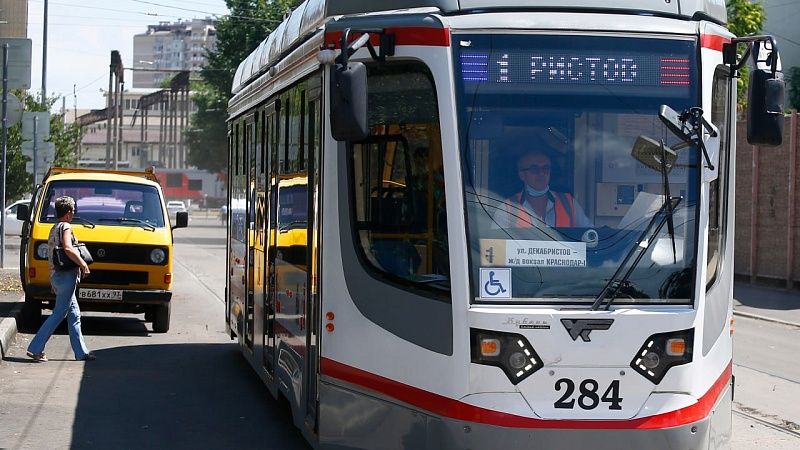 Треть транспорта «КТТУ» имеет кнопку открытия дверей в Краснодаре