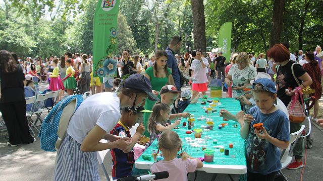 В Чистяковской роще Краснодара провели экологический праздник формата «Экодвор»