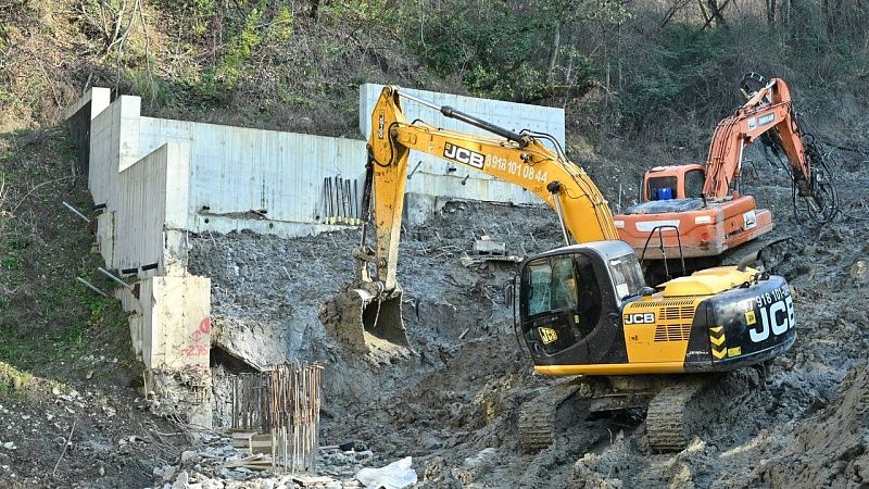 Работы на оползневом участке завершат к маю спустя 4 года в Сочи