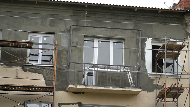 В Краснодаре продолжают ремонт горевшего дома по ул. Орджоникидзе Фото: Телеканал «Краснодар»