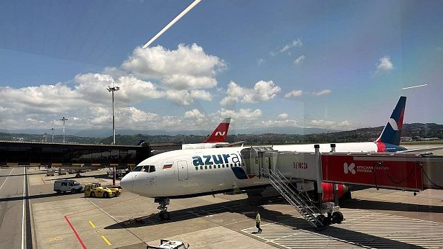 Более 400 авиарейсов обслужат 10 августа в аэропорту Сочи 