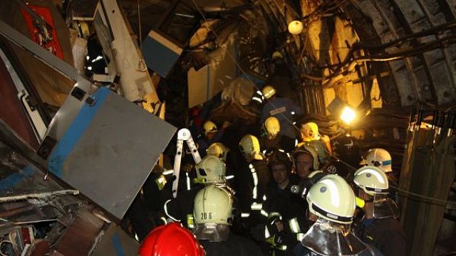 15 июля 2014 произошла крупнейшая авария в истории московского метро, фото: ГУ МЧС по Московской области