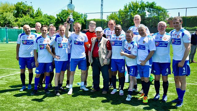 Звёзды спорта и СМИ Краснодара сыграли в футбол