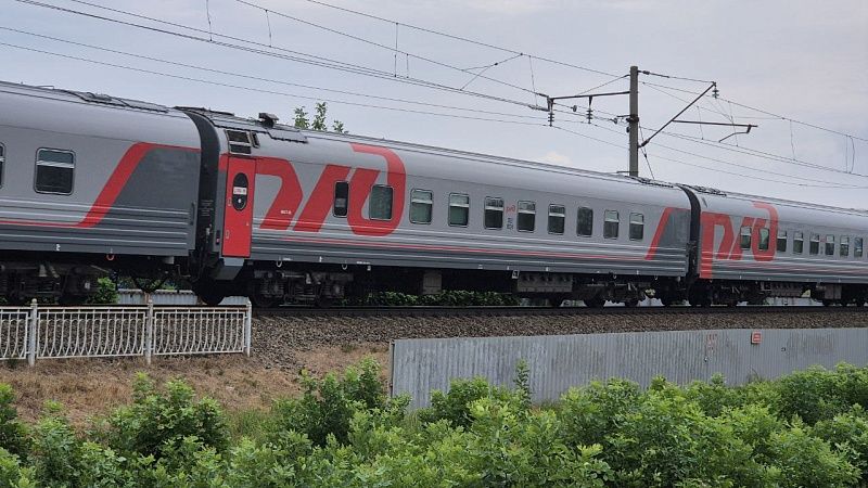 Врачи реанимировали подростка с ожогами, снятого с крыши электрички на Кубани