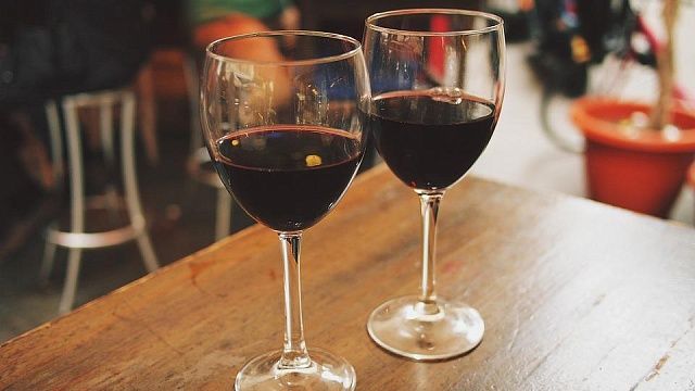 Качество и безопасность кубанских вин и другой алкогольной продукции проверят специалисты. Фото: pixabay.com