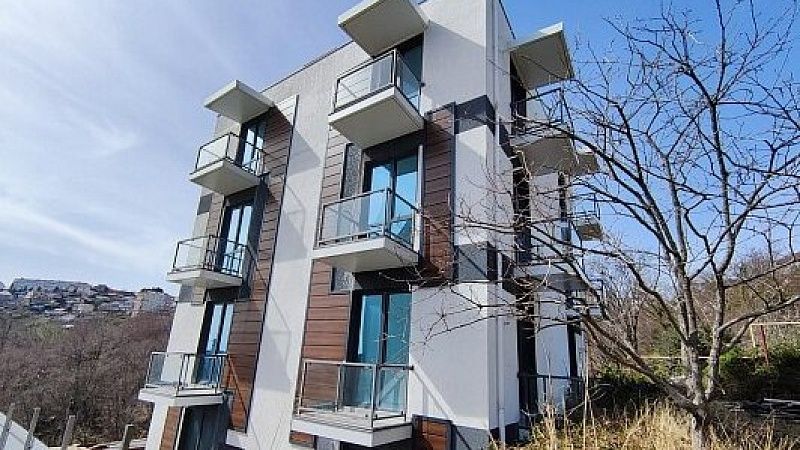 Самовольно возведенное четырехэтажное здание снесли в Сочи