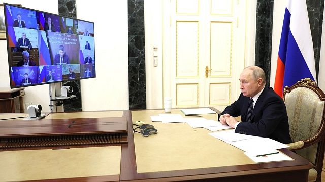 Путин заявил, что ВВП России в 2023 году может оказаться выше ожидаемых 3,5%. Фото: kremlin.ru