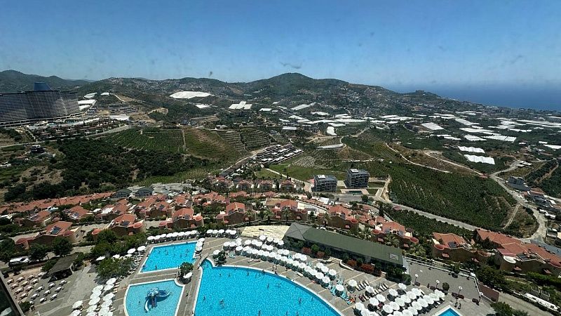 Девочка при странных обстоятельствах упала с 7 этажа отеля и погибла на Майорке