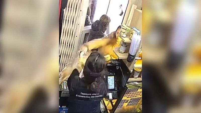 Девушка ошпарила кипятком лицо бариста в кофейне Краснодара