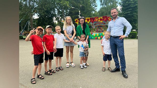 Проекту «Как дома» три месяца: рассказываем о помощи двум семьям с Донбасса 
