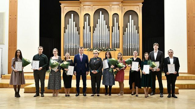 В Краснодаре наградили педагогов детских школ искусств, художественных школ и их воспитанников