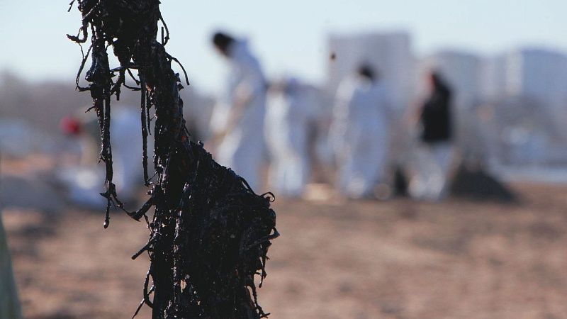 Полтора километра сетей против мазута заменили в Анапе