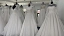 Невесты начали массово сдавать платья из-за похудения в США