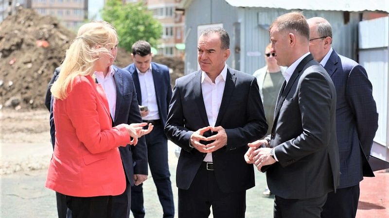 Вениамин Кондратьев посетил стройплощадку поликлиники в Краснодаре
