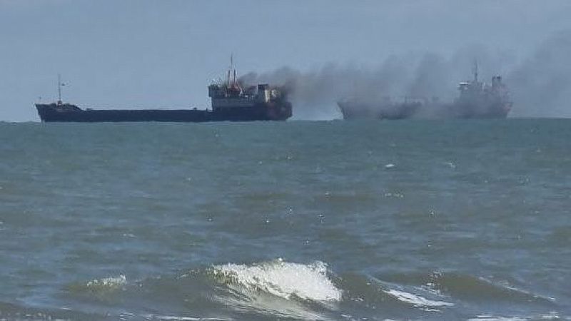 На Кубани загорелось турецкое судно