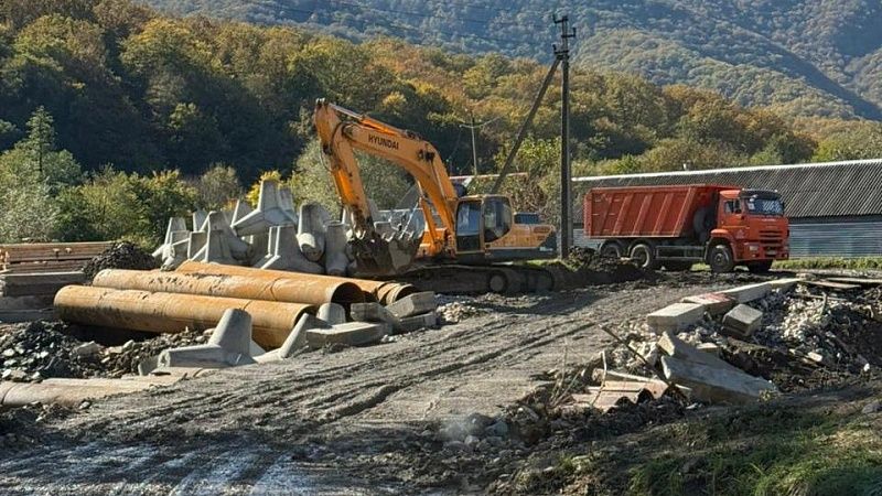 Переправы через Шапсухо после размыва восстановили в селе под Туапсе 