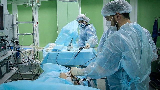 В Краевой клинической больнице № 2 Краснодара прооперировали пациентку с опухолью в 6 см