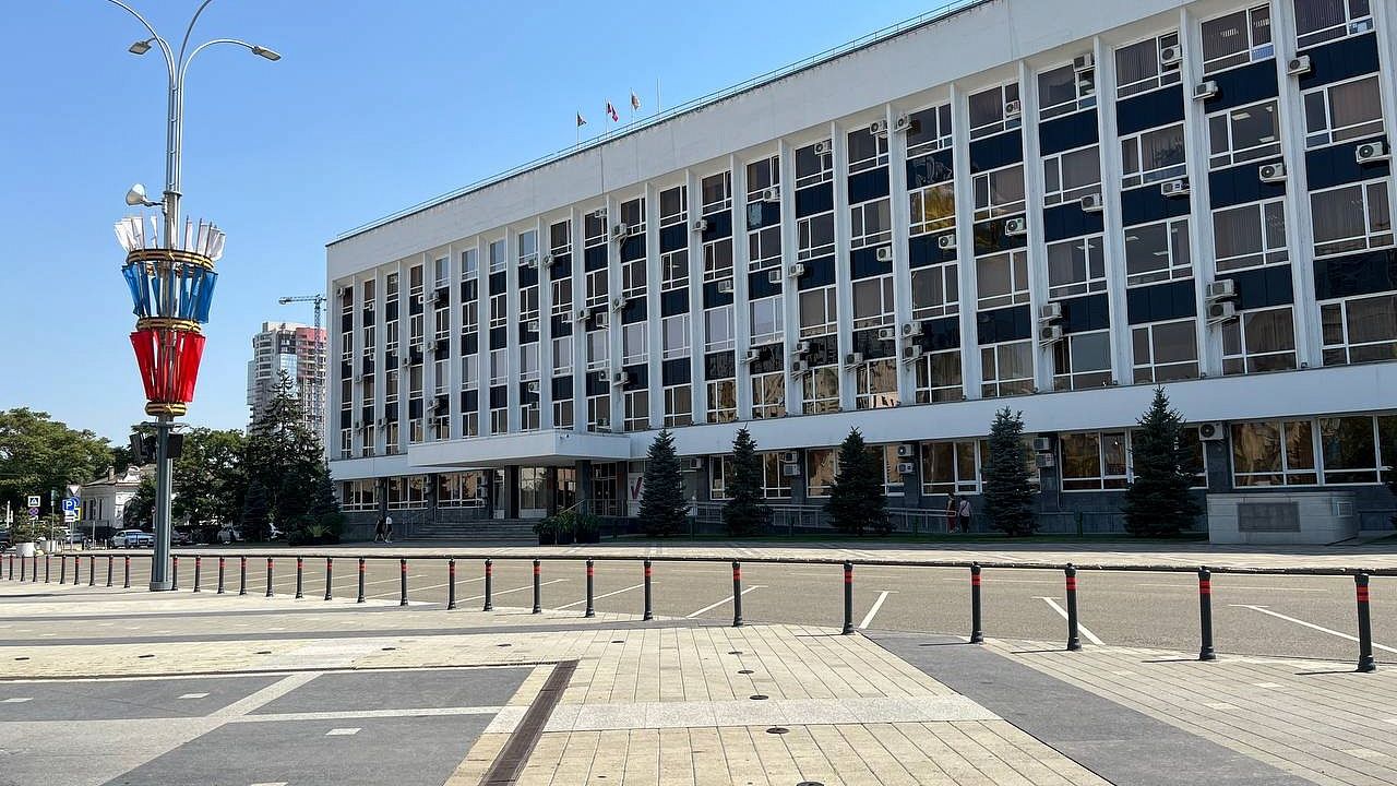 Наумов и Галушко поздравили краснодарцев с 1 Мая